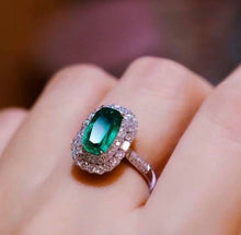 Load image into Gallery viewer, 1.9ct Muzo Green Emerald, Insignificant Oil
