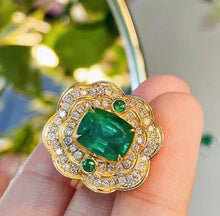 Load image into Gallery viewer, 3.2ct Muzo Green Emerald
