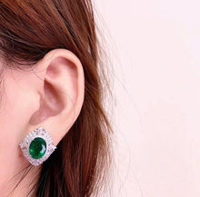 Load image into Gallery viewer, 6.72ct Vivid Green Emerald
