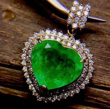 Load image into Gallery viewer, 10ct RARE COLUMBIA HEART Vivid Green Emerald
