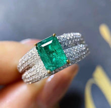 Load image into Gallery viewer, 1.26ct COLUMBIA Vivid Green Emerald
