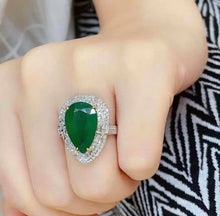 Load image into Gallery viewer, 4.45ct MUZO Green Emerald, INSIGNIFICANT Oil
