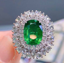 Load image into Gallery viewer, 4.5ct Vivid Green Emerald, GLASSY PIECE!!!!!
