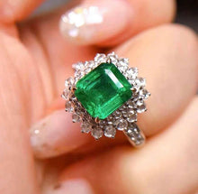 Load image into Gallery viewer, 2.73ct Vivid Green Emerald
