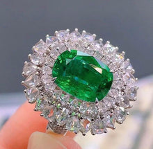 Load image into Gallery viewer, 4.5ct Vivid Green Emerald, GLASSY PIECE!!!!!
