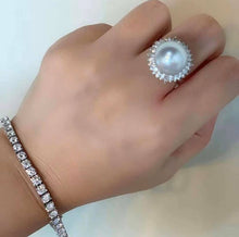 Load image into Gallery viewer, South Sea Pearl, Full round, Excellent Luster, Insignificant Flaw!
