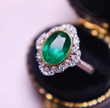 Load image into Gallery viewer, 2.1ct Vivid Green Emerald
