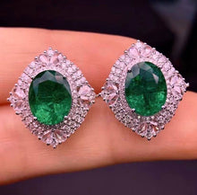 Load image into Gallery viewer, 6.72ct Vivid Green Emerald
