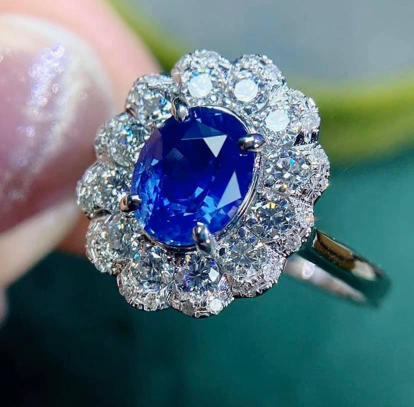 1.1ct Unheated Cornflower Blue Sapphire