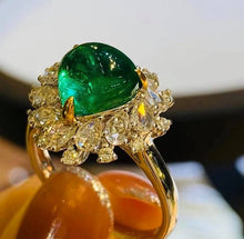 Load image into Gallery viewer, 2.56ct GLASSY Vivid Green Emerald
