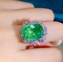 Load image into Gallery viewer, 7.32ct Vivid Green Emerald
