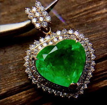 Load image into Gallery viewer, 10ct RARE COLUMBIA HEART Vivid Green Emerald
