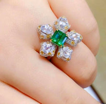 Load image into Gallery viewer, 1.2ct Vivid Green Emerald
