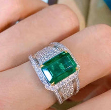 Load image into Gallery viewer, 4.19ct Vivid Green Emerald, Glassy Piece!
