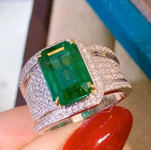 Load image into Gallery viewer, 4.19ct Vivid Green Emerald, Glassy Piece!
