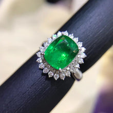 Load image into Gallery viewer, 3.36ct Vivid Green Emerald
