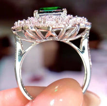 Load image into Gallery viewer, 2.1ct NO OIL, VERDANT Green Emerald
