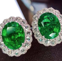 Load image into Gallery viewer, 7.9ct Vivid Green Emerald
