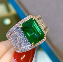Load image into Gallery viewer, 4.19ct Vivid Green Emerald, Glassy Piece!
