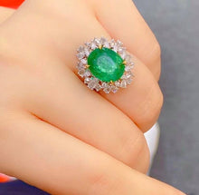 Load image into Gallery viewer, 5.55ct Vivid Green Emerald
