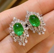 Load image into Gallery viewer, 2.65ct Vivid Green Emerald
