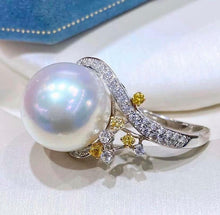 Load image into Gallery viewer, 13.6mm Australian White South Sea Pearl, Full Round, Excellent Luster, Insignificant Flaw
