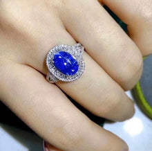 Load image into Gallery viewer, 3ct Cornflower Blue Sapphire
