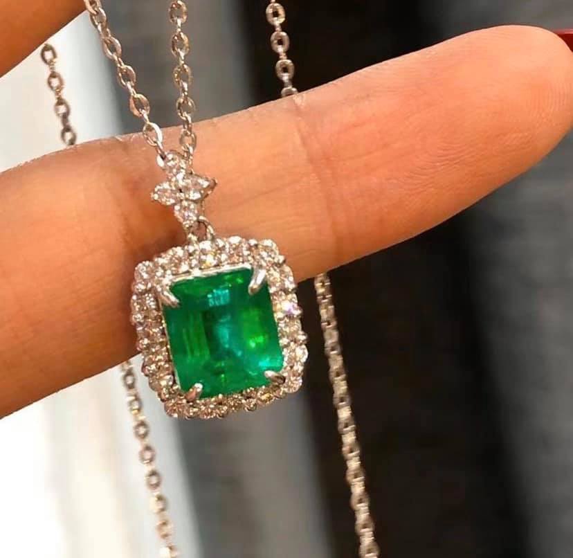 2.549ct COLUMBIA MUZO MINE Vivid Green Emerald