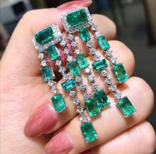 Load image into Gallery viewer, 9.5ct Vivid Green Emerald
