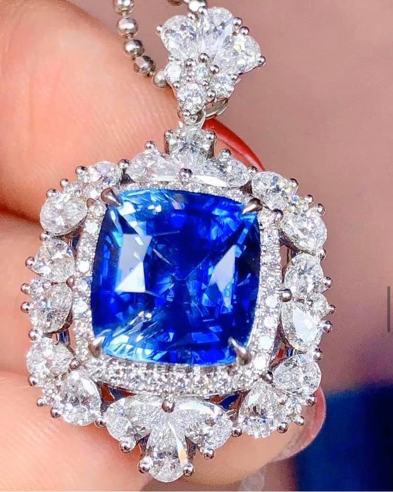 7.13ct Blue Sapphire