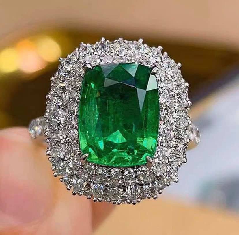 3ct Vivid Green Emerald