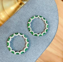 Load image into Gallery viewer, Vivid Green Emerald
