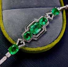 Load image into Gallery viewer, 8.23ct Vivid Green Emerald
