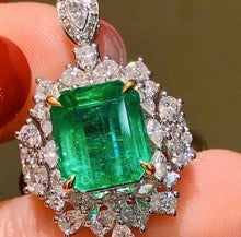 Load image into Gallery viewer, 3.85ct Vivid Green Emerald, GLASSY PIECE
