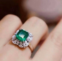 Load image into Gallery viewer, 3.3ct Vivid Green Emerald
