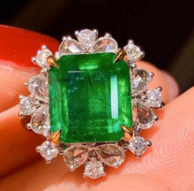 Load image into Gallery viewer, 5.18ct Vivid Green Emerald
