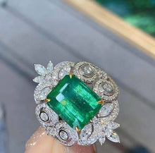 Load image into Gallery viewer, 3.9ct Vivid Green Emerald
