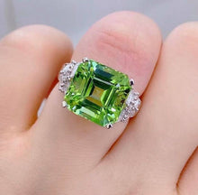 Load image into Gallery viewer, 11ct Apple Green Tourmaline
