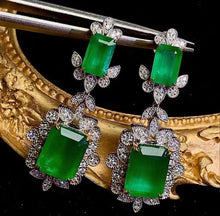 Load image into Gallery viewer, 5.03ct Vivid Green Emerald
