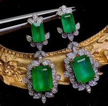 Load image into Gallery viewer, 5.03ct Vivid Green Emerald
