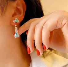 Load image into Gallery viewer, 3.98ct Neon Blue Paraiba, GLASSY CLEAN PIECE
