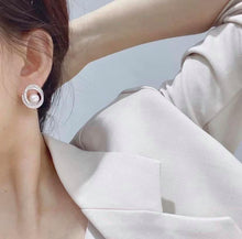 Load image into Gallery viewer, 8.5-9mm Aurora Akoya Pearls, Full Round, Flawless!
