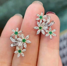 Load image into Gallery viewer, Vivid Green Emerald
