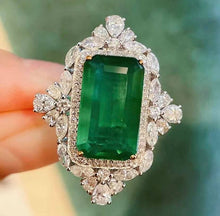 Load image into Gallery viewer, 5ct Vivid Green Emerald
