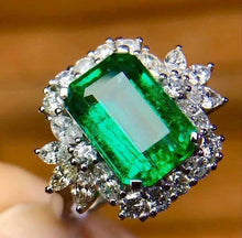 Load image into Gallery viewer, 3.5ct Vivid Green Emerald
