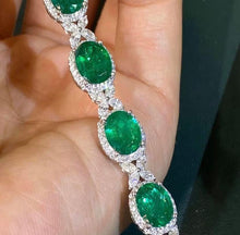 Load image into Gallery viewer, 15ct MUZO Green Emerald, Insignificant Oil
