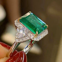 Load image into Gallery viewer, 2.5ct Vivid Green Emerald, INSIGNIFICANT OIL!
