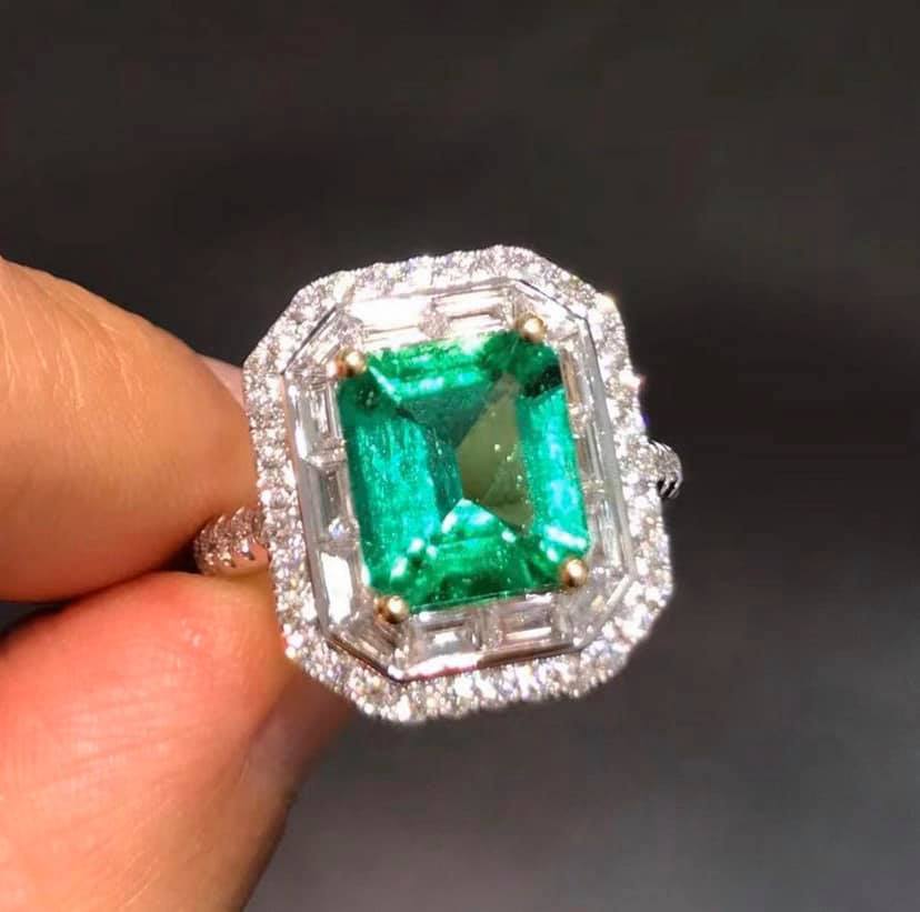 2.13ct MUZO MINE COLUMBIA INTENSE GREEN Emerald (VIBRANT BRILLIANCE)