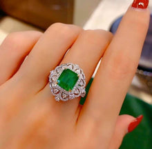 Load image into Gallery viewer, 2.7ct MUZO Green Emerald
