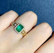 Load image into Gallery viewer, 1.07ct Vivid Green Emerald
